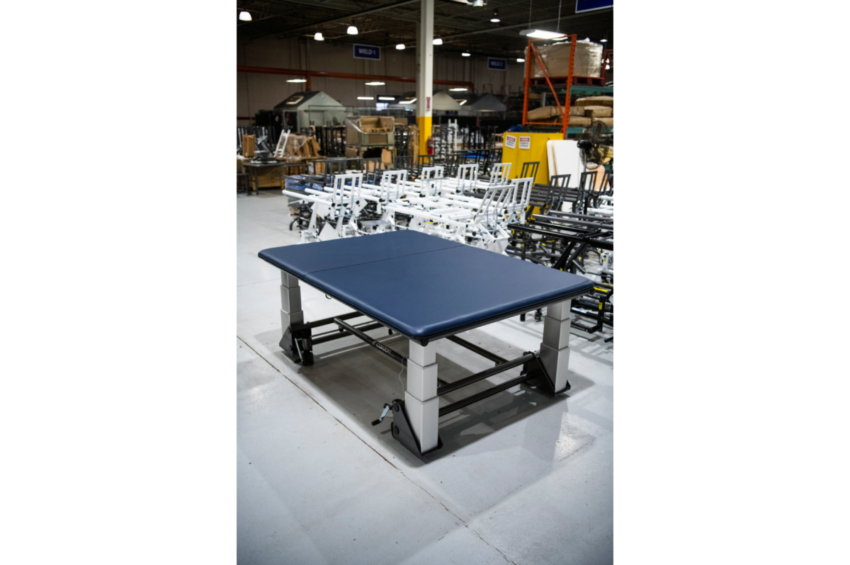 Adjustable Height Mat Table Electric Power Elevation Treatment Table