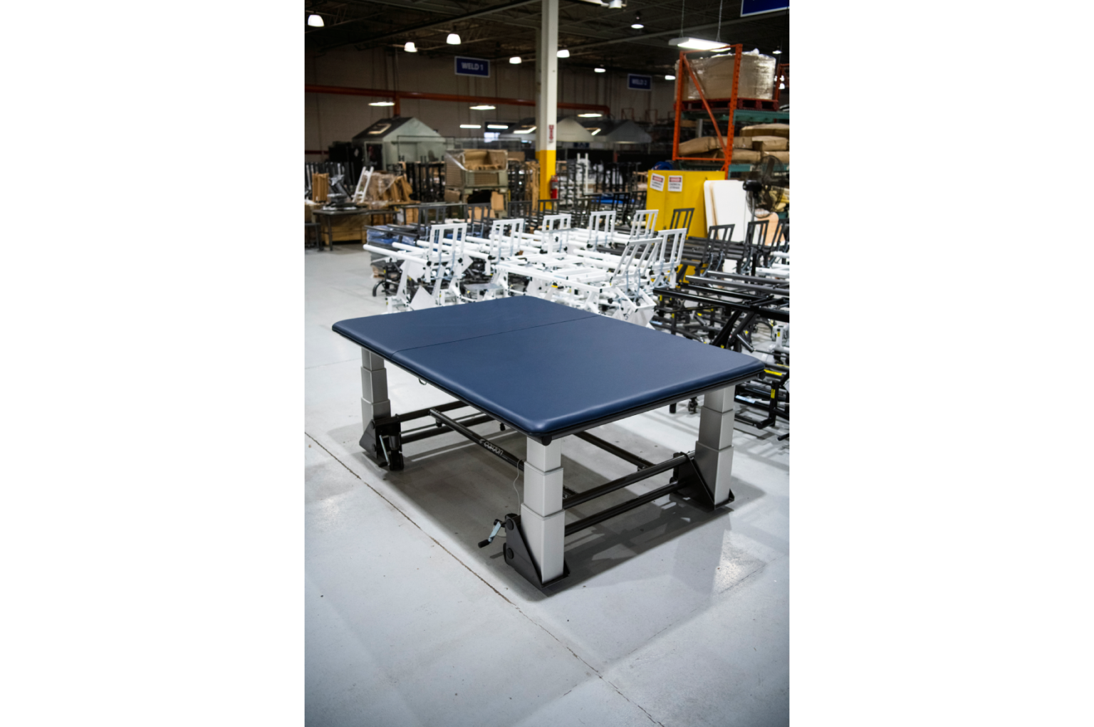Adjustable Height Mat Table Electric Power Elevation Treatment Table